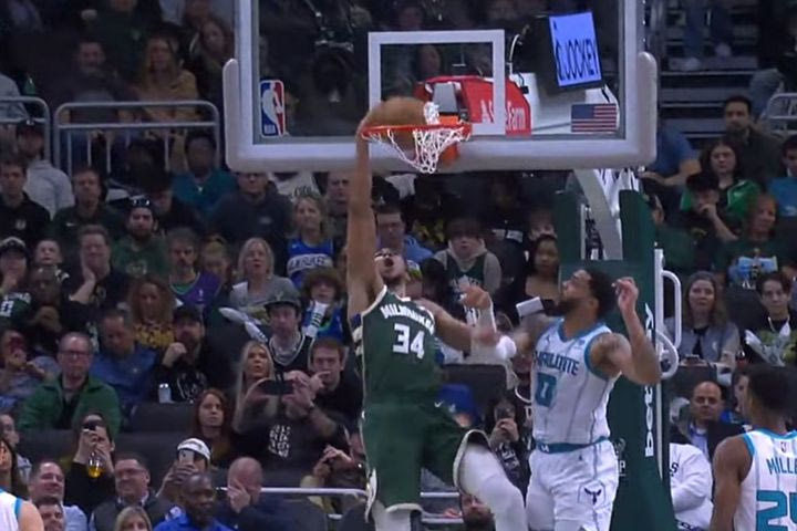 NBA: Με Γιάννη Αντετοκούνμπο το Top-10, στην κορυφή το τρελό buzzer-beater του Στρους