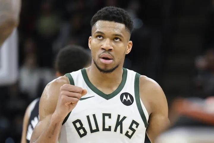 Μπουλς – Μπακς 103-112: Ο Αντετοκούνμπο επέστρεψε με θρίαμβο στο Σικάγο