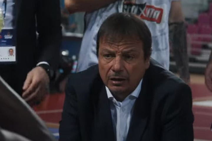 Το ξέσπασμα του Αταμάν σε τάιμ άουτ στο παιχνίδι με την ΑΕΚ Betsson: “Μην παίζετε streetball, παίξτε μπάσκετ”