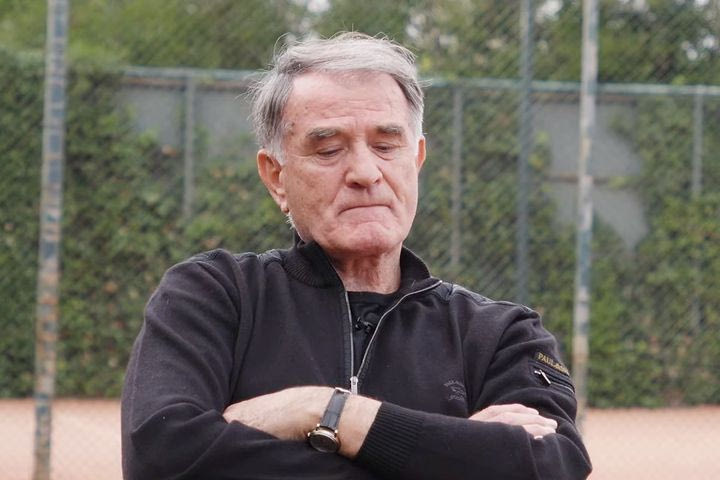 “Εσπασε” ο Μπάγεβιτς ενθυμούμενος τα λόγια της μητέρας του: “Θα μας σώσεις όλους – πήγαινε στην Ελλάδα, μου είπε η μάνα μου”