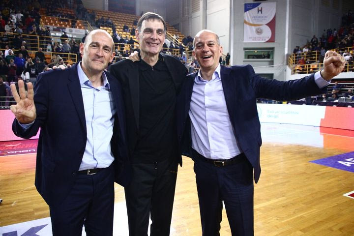 Τα συγχαρητήρια της ΚΑΕ Ολυμπιακός στην ποδοσφαιρική ομάδα: “Ακόμα μία χρυσή σελίδα στο βιβλίο της ιστορίας του Θρύλου”