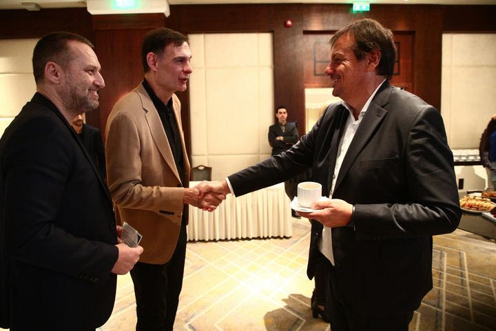 Κύπελλο Ελλάδας ΟΠΑΠ: Η χειραψία Μπαρτζώκα – Αταμάν πριν από τη συνέντευξη Τύπου