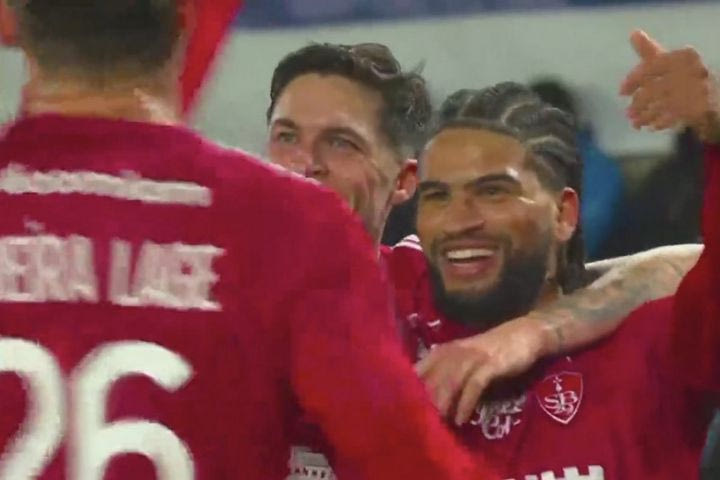 Στρασμπούρ – Μπρεστ 0-3: Πέρασε σαν σίφουνας με χατ-τρικ του Μαχντί Καμαρά