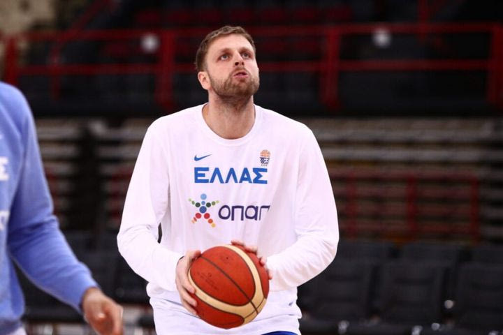 Χαραλαμπόπουλος: “Νιώθω πιο έτοιμος για να προσφέρω στην Εθνική”