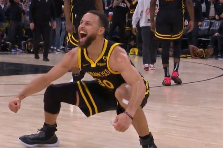 NBA, Στεφ Κάρι: Το απίθανο νικητήριο τρίποντο κόντρα στους Σανς από τα 10 μέτρα και ο ξεχωριστός πανηγυρισμός