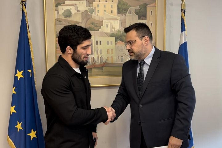 Ορκίστηκε Έλληνας ο παλαιστής Νταουρέν Κουρουγκλίεβ