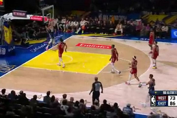 NBA All-Star Game 2024: Ο Γιάννης Αντετοκούνμπο κάρφωσε δυνατά έπειτα από alley oop του Τρέι Γιανγκ