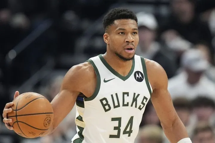 Τα highlights της εμφατικής νίκης των Γουόριορς επί των Μπακς