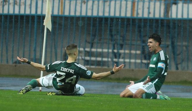 Το 1-0 του Παναθηναϊκού με την κεφαλιά του Σιδερά μετά την εκτέλεση κόρνερ του Αθανασακόπουλου
