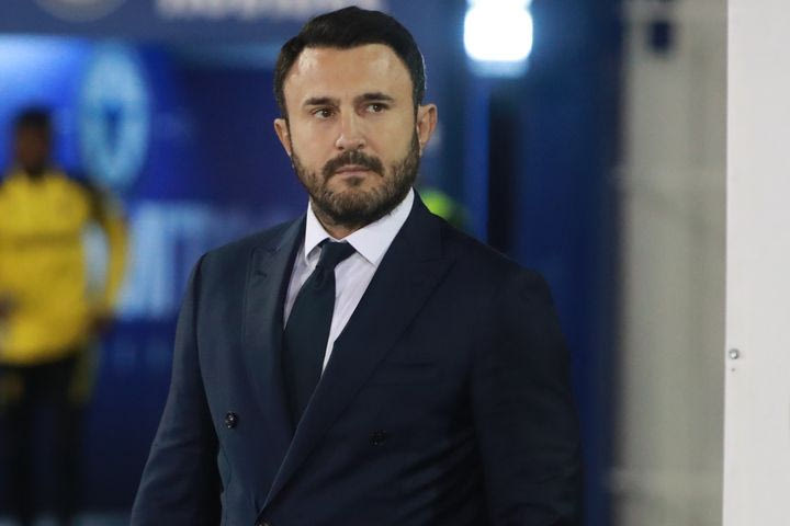 Καρυπίδης στους παίκτες του Άρη: “Αφήστε να αποδοκιμάζει εμένα ο κόσμος, κλείστε τα αυτιά σας και μείνετε ενωμένοι”