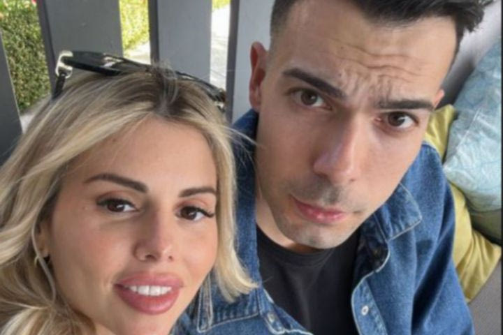 Σλούκας: Στο “Still Standing” ρώτησαν με ποιον είναι παντρεμένη η Μαρία Δαρσινού και η ίδια ξέσπασε σε γέλια