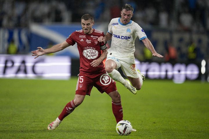 Μπρεστ – Μαρσέιγ 1-0: Ηρωική νίκη στο 88′ με δέκα παίκτες και δεύτερη θέση στη Ligue 1