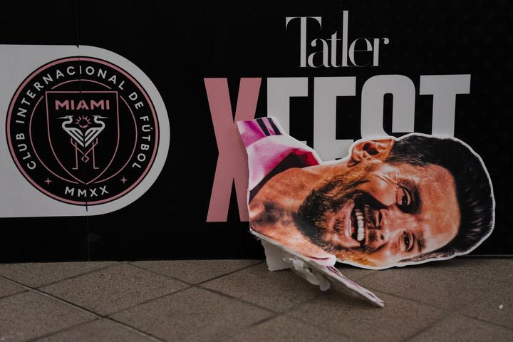 Μέσι: Έξαλλοι οπαδοί ζήτησαν τα χρήματά τους πίσω επειδή δεν έπαιξε στο φιλικό με την ομάδα επιλέκτων