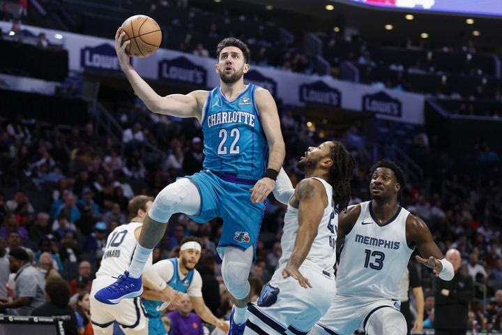 NBA: Βασιλιάς Μίτσιτς στην Σάρλοτ, ονειρεμένο ντεμπούτο του Σέρβου με τους Χόρνετς στην νίκη με 115-106 επί των Γκρίζλις