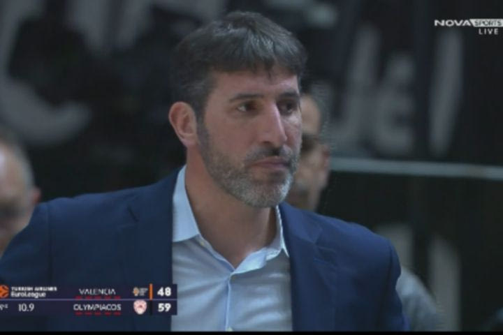 Βαλένθια – Ολυμπιακός: Αποβλήθηκε ο Μουμπρού με δύο τεχνικές ποινές στο τρίτο δεκάλεπτο