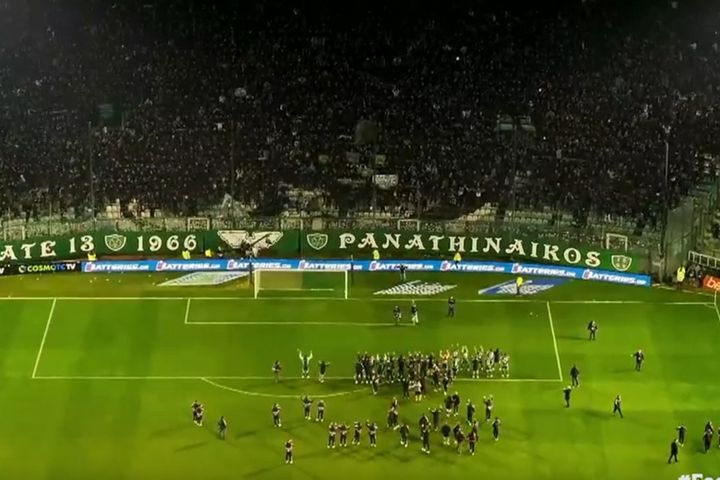Το χειροκρότημα στον Τερίμ και το πάρτι των παικτών με τον κόσμο