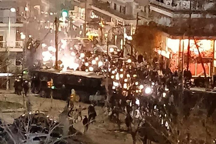 ΠΑΟΚ: Χαμός με τους φίλους του Δικεφάλου και στην άφιξη της αποστολής στην Τούμπα