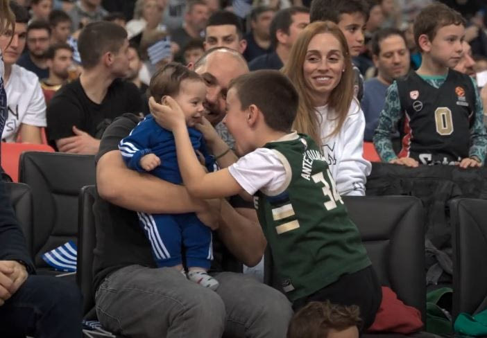 Εθνική Ελλάδας: Το παρελθόν, το παρόν και το μέλλον στην υπέροχη παρακάμερα του αγώνα με την Τσεχία