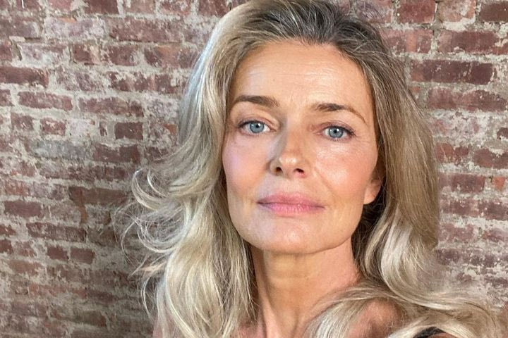 Paulina Porizkova: Ποζάρει γυμνόστηθη και μιλά για τη σεξουαλικότητα στα 58