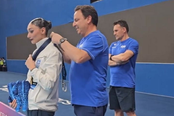 Υπέροχη κίνηση από την εθνική πόλο ανδρών, παίκτες και προπονητής χειροκρότησαν την Ευαγγελία Πλατανιώτη