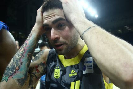 Μια βιντεοκασέτα για τον Καστρίτη και τους παίκτες του Άρη