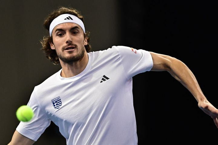 Συνεχόμενα smash από τον Στέφανο Τσιτσιπά