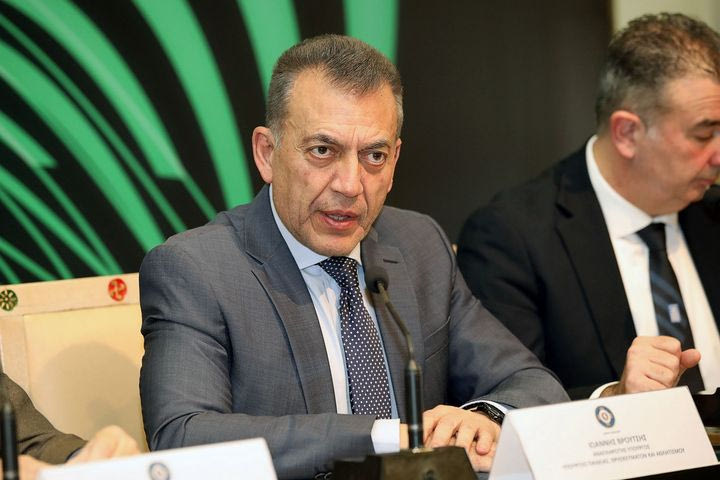 Οι δηλώσεις του Γιάννη Βρούτση για τα νέα μέτρα στα ποδοσφαιρικά γήπεδα