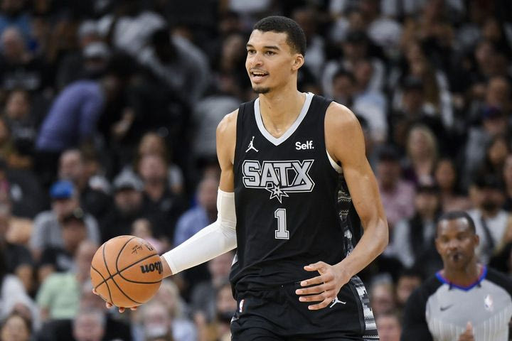 NBA: Ο Γουεμπανιαμά πήρε περισσότερα από 11 κιλά και ετοιμάζεται για τη δεύτερη σεζόν του στο πρωτάθλημα