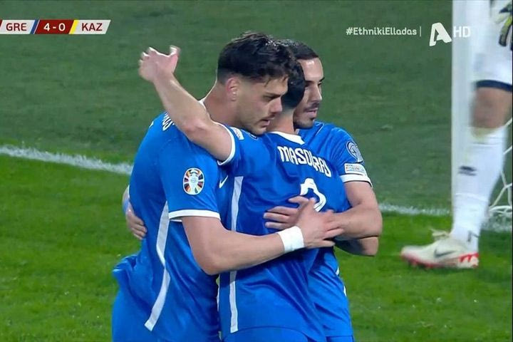 Το αυτογκόλ για το 5-0 της Ελλάδας κόντρα στο Καζακστάν