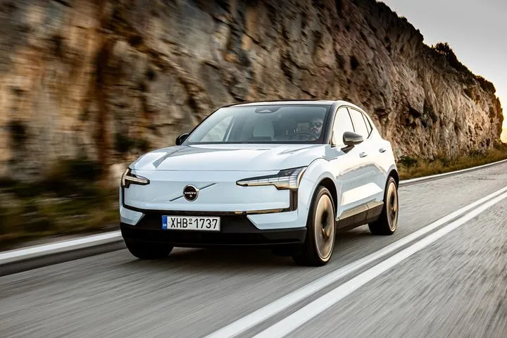 Το 2024 ήταν άλλη μια χρονιά- ρεκόρ για τη Volvo- Πόσα EX30 SUV πουλήθηκαν στην Ελλάδα