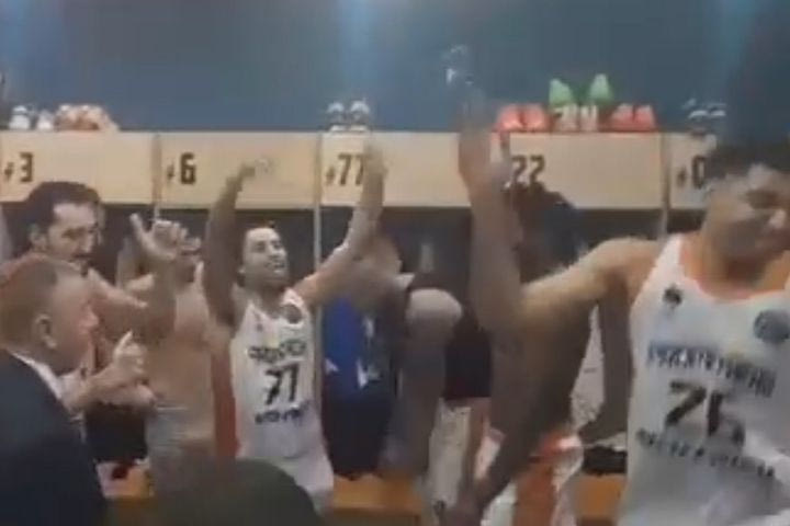 Χαμός στα αποδυτήρια του Προμηθέα μετά από τη μεγάλη νίκη επί της Μούρθια