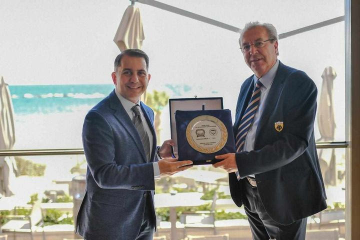 ΑΕΚ: Ο Απόλλων Λεμεσού παρέθεσε επίσημο γεύμα στα στελέχη της κιτρινόμαυρης αποστολής, παρών και ο θρύλος της Ένωσης Γιώργος Σαββίδης