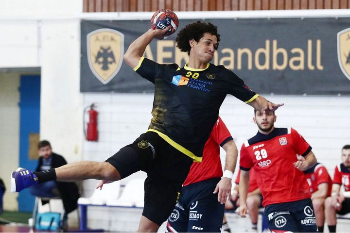 Hanball Premier: Η ΑΕΚ επέστρεψε στις νίκες, μεγάλο διπλό του Δούκα με πρωταγωνιστή τον Παναγιώτου