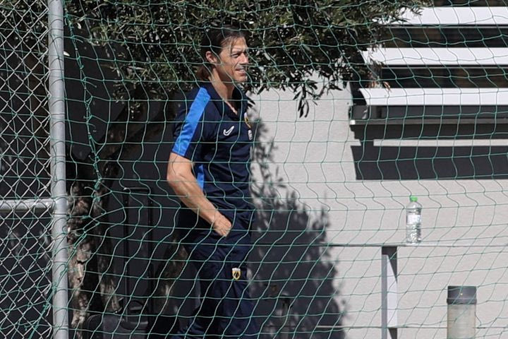 ΑΕΚ: Ο Αλμέιδα στα Σπάτα για το παιχνίδι με την ΑΕΛ, αποθεώθηκε από τον κόσμο της Ένωσης