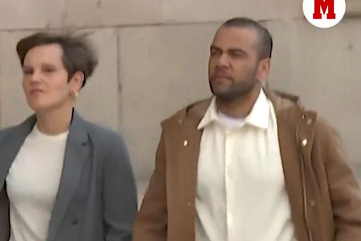 Φραστική επίθεση στον Άλβες στους δρόμους της Βαρκελώνης: “Έχεις αρκετά λεφτά για να βιάζεις;”