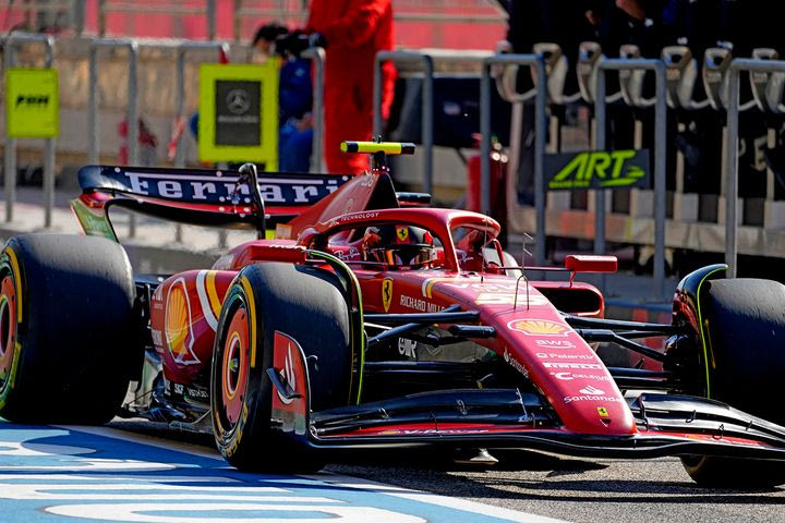 GP Μπαχρέιν: Στην κορυφή των τρίτων δοκιμών Σάινθ και Ferrari