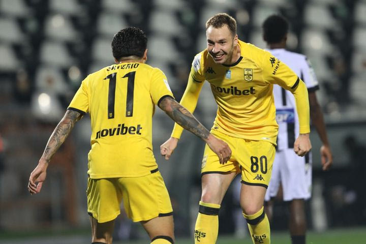 ΠΑΟΚ – Άρης 0-1: Ο Μορόν έβαψε κίτρινο το ντέρμπι και έριξε τον Δικέφαλο από την κορυφή
