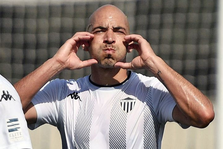 Super League 2: Η Καλαμάτα πήρε το ντέρμπι με την Athens Kallithea και έκανε δώρο στα Χανιά