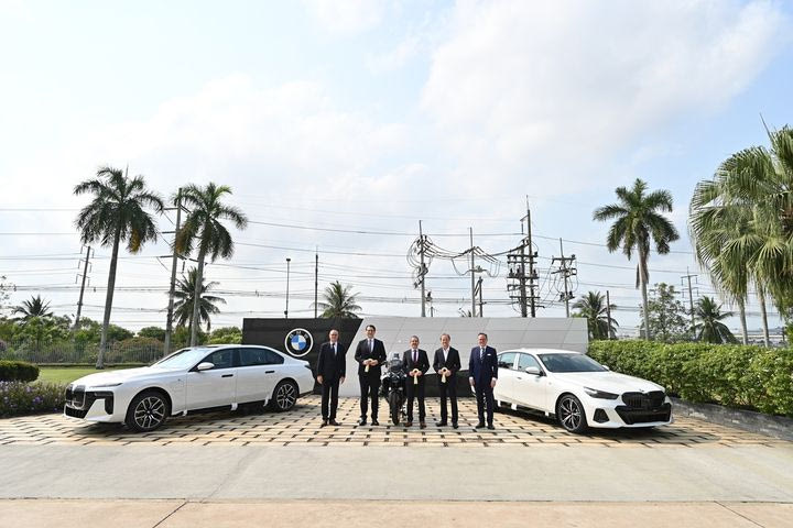 BMW: Εγκαίνια εργοστασίου παραγωγής μπαταριών για ηλεκτρικά