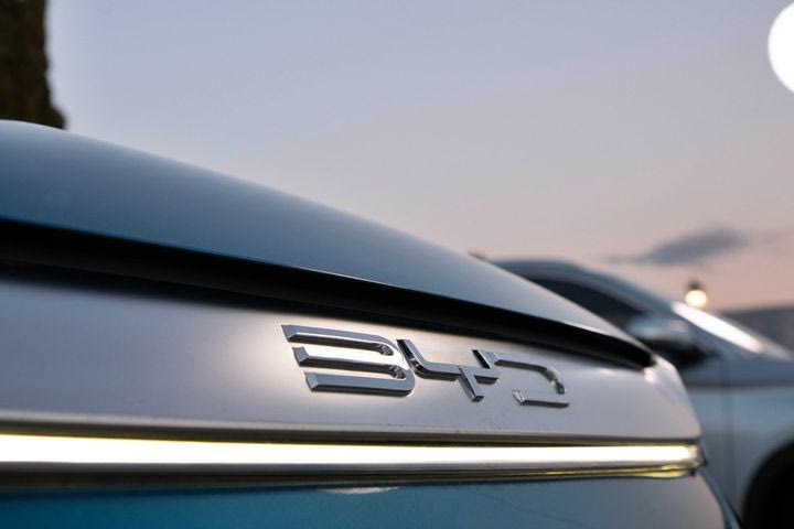 Ο Όμιλος Σφακιανάκη εγγυάται για το πανελλήνιο δίκτυο BYD- Έτοιμες ήδη οι δύο πρώτες εκθέσεις