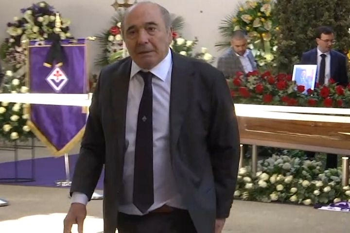 Κομίσο στους παίκτες της Φιορεντίνα: “Ο Μπαρόνε θα είναι πάντα δίπλα μας”
