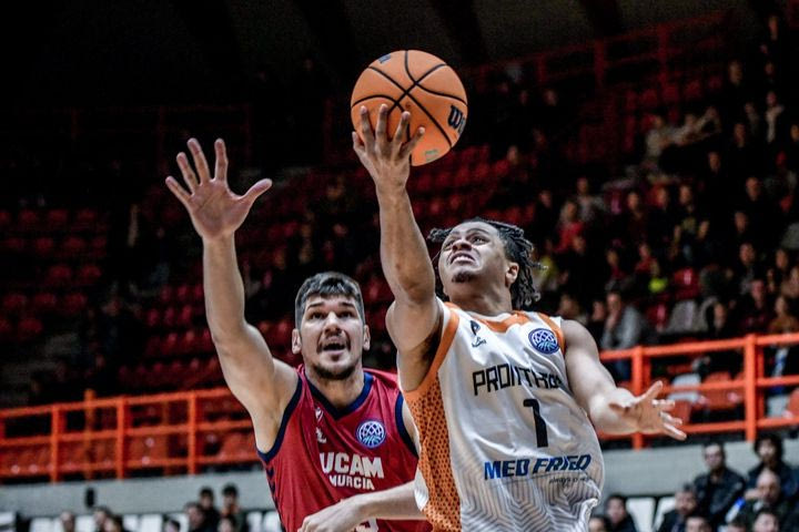 Ο Άντονι Κάουαν με τρία σερί τρίποντα βοήθησε τον Προμηθέα να φτάσει στη νίκη