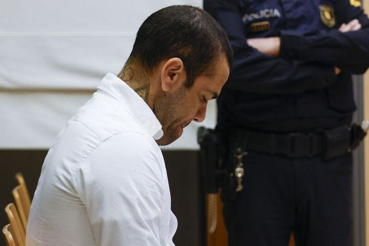 Ντάνι Άλβες: Βραζιλιάνικο περιοδικό πλήρωσε το 1 εκατ. ευρώ της εγγύησης για την προσωρινή αποφυλάκισή του