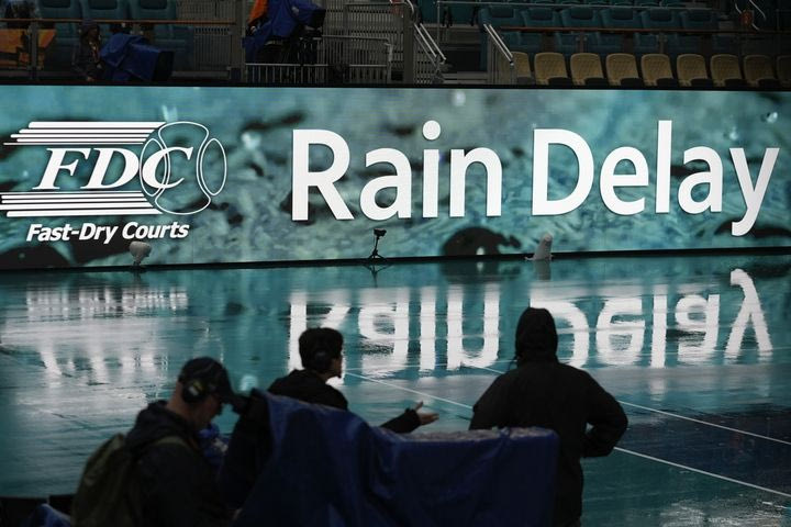 Miami Open: Νέα καθυστέρηση στους αγώνες του Τσιτσιπά και της Σάκκαρη λόγω έντονης βροχόπτωσης