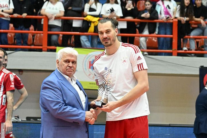 Τζούριτς: “Σε κορυφαίες ομάδες όπως στον Ολυμπιακό οι στόχοι είναι μεγάλοι, η κούραση δεν είναι δικαιολογία”