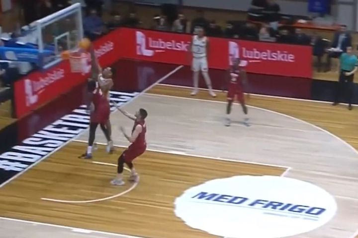 Προμηθέας – Μούρθια: Ο Ετσενίκε έκανε πόστερ τον Σαντ-Ρος με εντυπωσιακό κάρφωμα