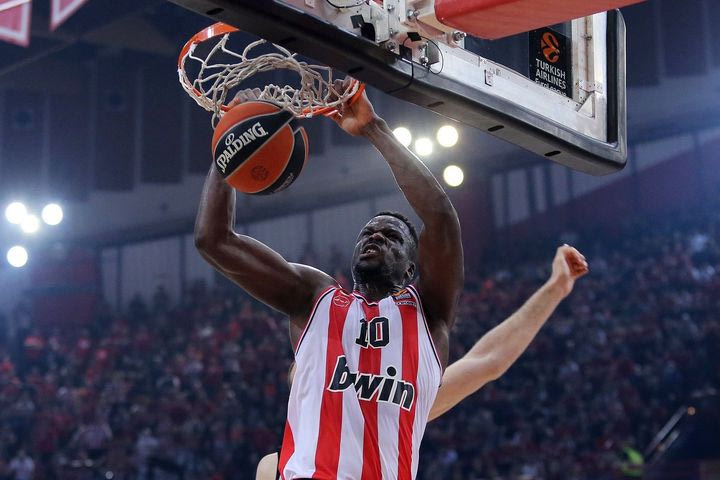 Ολυμπιακός – Βίρτους Μπολόνια 74-69: Και τη νίκη και τη διαφορά στο δρόμο για την τετράδα