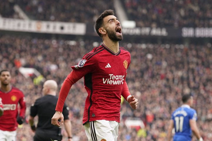 Μάντσεστερ Γιουνάιτεντ – Έβερτον 2-0: Τα πέναλτι των Ράσφορντ και Φερνάντες έδωσαν ανάσα στο κυνήγι του Champions League