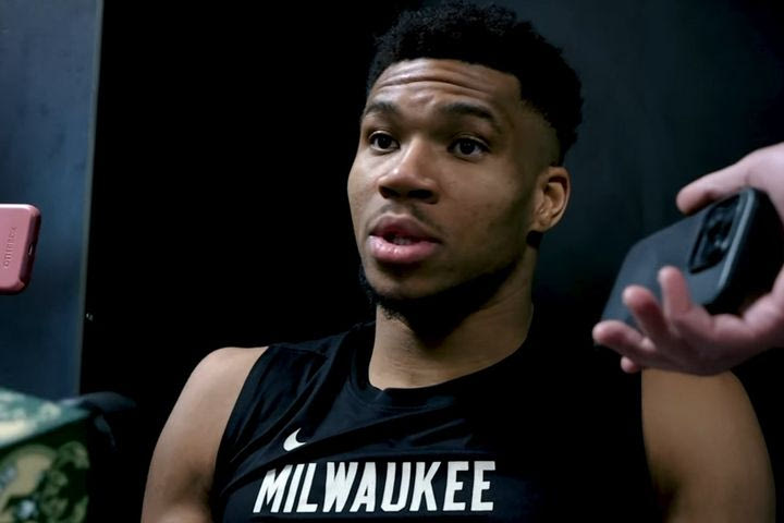 NBA, Γιάννης Αντετοκούνμπο: “Η διαφορά με τον Ρίβερς είναι ότι πλέον ξέρουμε τι να κάνουμε σε κάθε κατοχή, έχουμε καθοδήγηση”