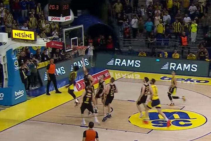 EuroLeague: Ο ιστορικός Χέιζ-Ντέιβις, το buzzer-beater του Ναν και το ασύλληπτο τρίποντο του Ντε Κολό από τα 15 μέτρα δεσπόζουν στο Top-10 της 32ης αγωνιστικής